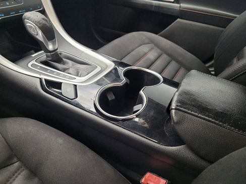 Used 2015 Ford Fusion SE image 26