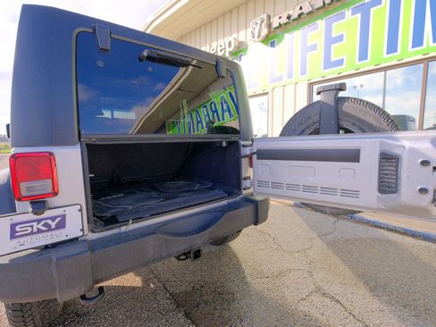 Used 2010 Jeep Wrangler Unlimited Sport image 25