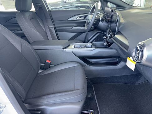 New 2026 Chevrolet Equinox EV LT image 13