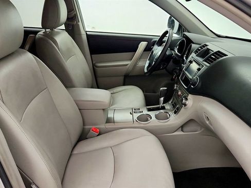 Used 2013 Toyota Highlander SE w/ Convenience Pkg AWD/4WD image 24