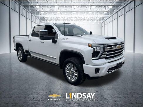 Certified 2025 Chevrolet Silverado 2500 High Country w/ Technology Package AWD/4WD image 2