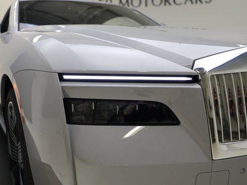 New 2026 Rolls-Royce Spectre image 35