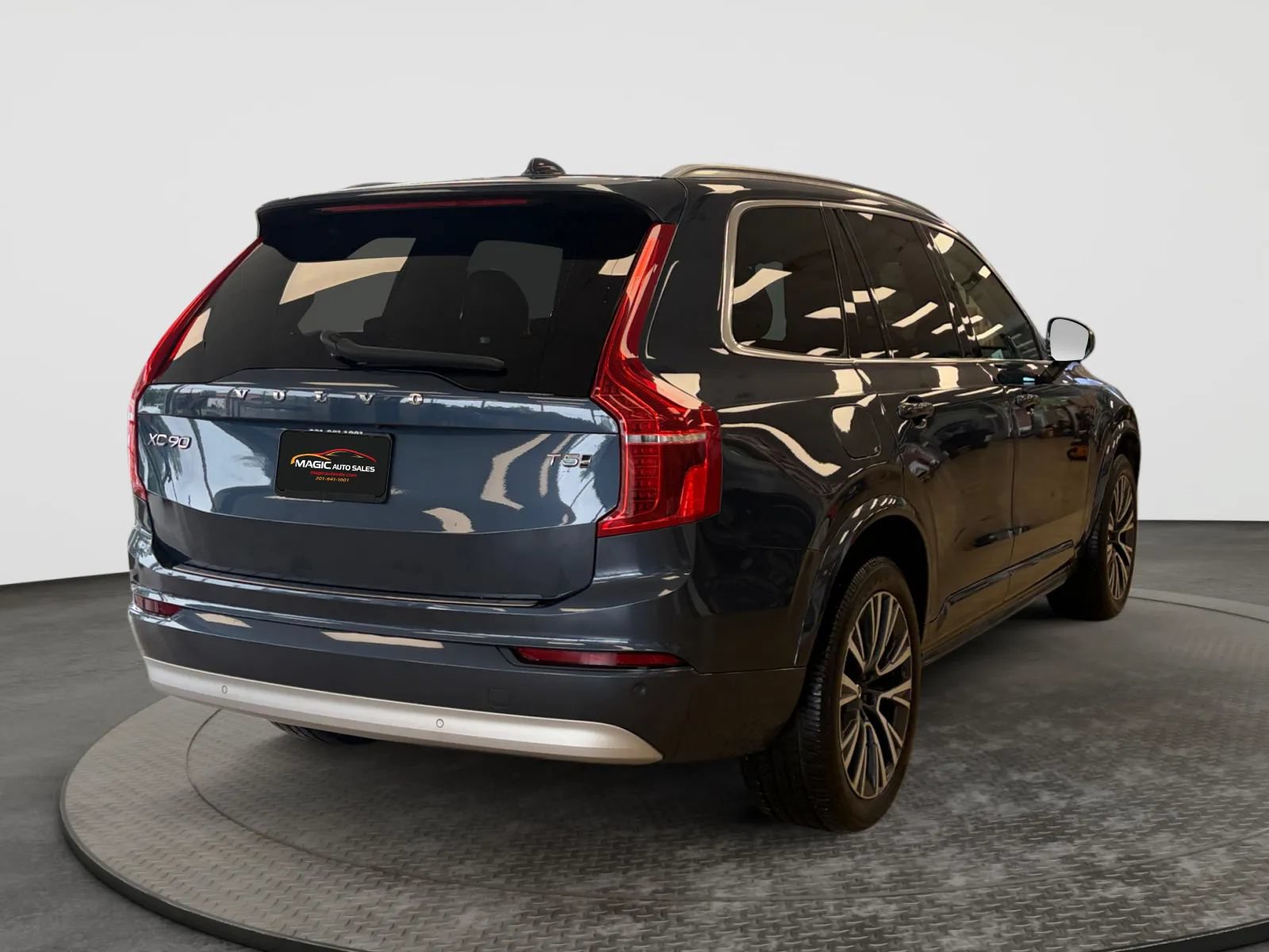 Used 2022 Volvo XC90 T5 Momentum w/ Climate Package AWD/4WD image 10
