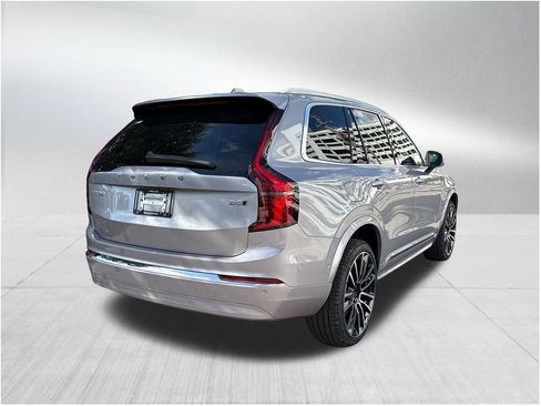 New 2026 Volvo XC90 B5 Ultra image 4
