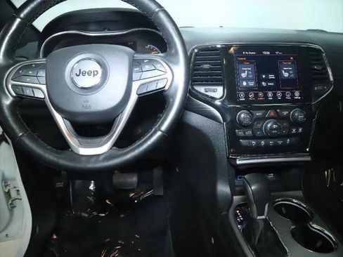 Certified 2021 Jeep Grand Cherokee Laredo X image 27