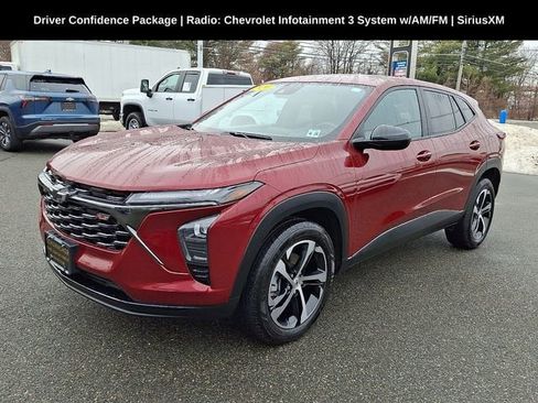 Used 2024 Chevrolet Trax RS w/ Driver Confidence Package image 3