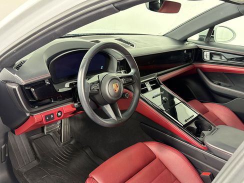 Certified 2024 Porsche Panamera image 4