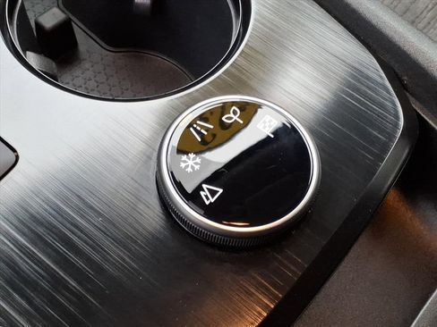 Certified 2023 Nissan Rogue SV image 17