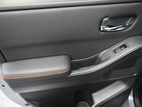 Used 2023 Nissan Frontier PRO-4X w/ Pro-4X Premium Package image 19