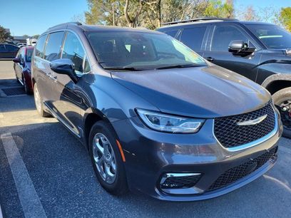 Used 2021 Chrysler Pacifica Limited