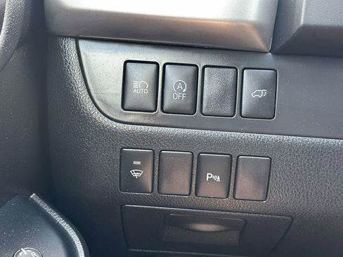 Used 2017 Toyota Highlander Limited AWD/4WD image 23