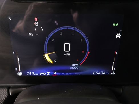 Used 2025 Chevrolet TrailBlazer LT AWD/4WD image 4