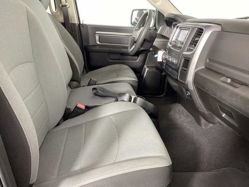 Used 2022 RAM 1500 Classic SLT AWD/4WD image 10