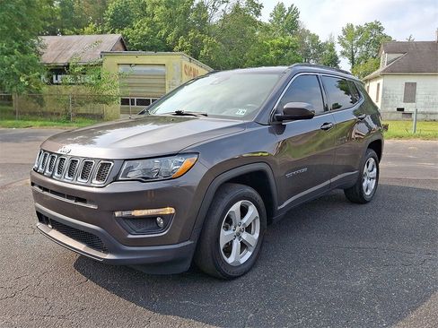 Used 2021 Jeep Compass Latitude w/ Driver Assistance Group image 3
