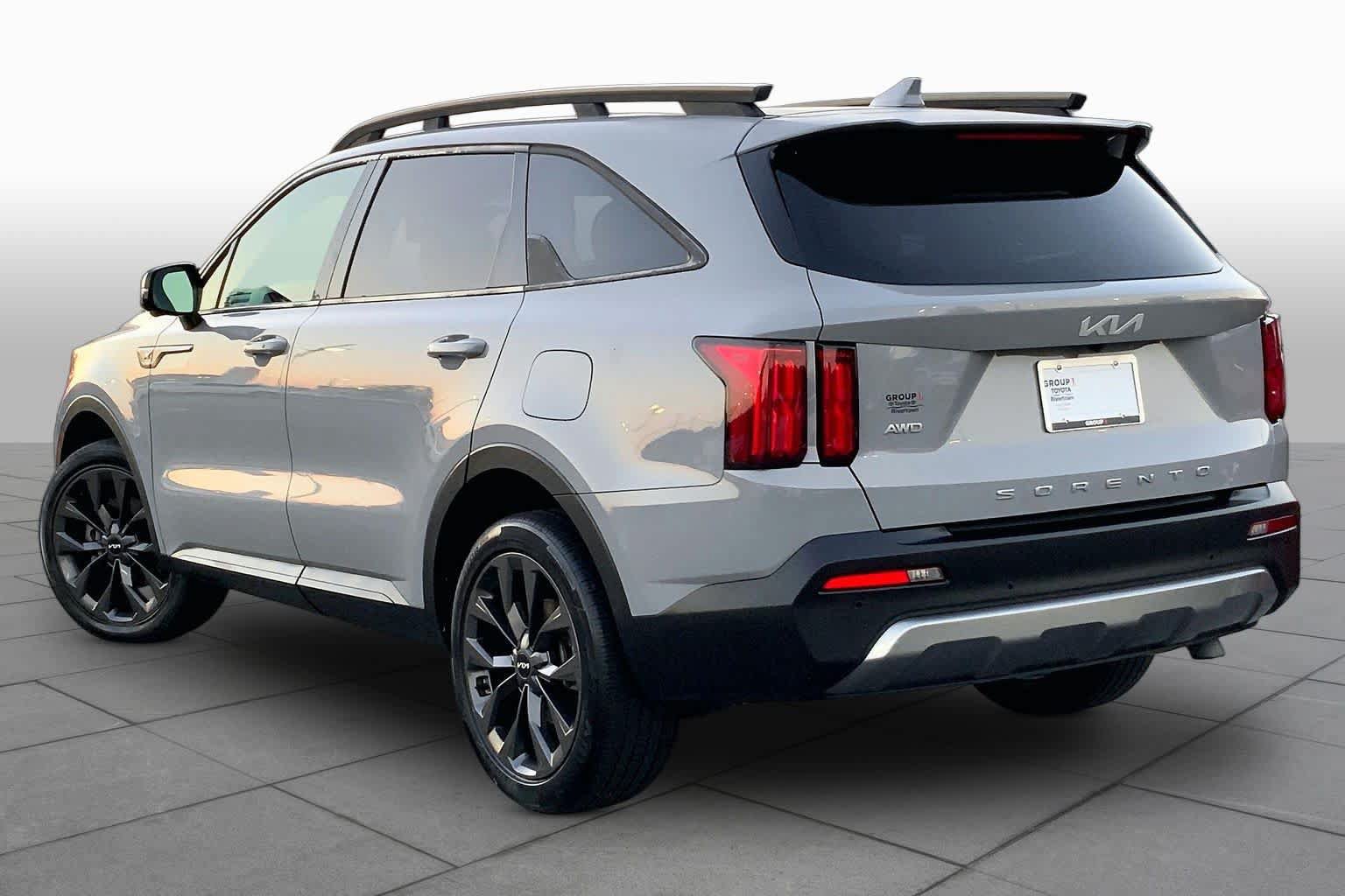 Used 2022 Kia Sorento SX Prestige w/ Rust Color Package AWD/4WD image 11