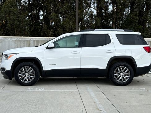 Used 2017 GMC Acadia SLT image 2