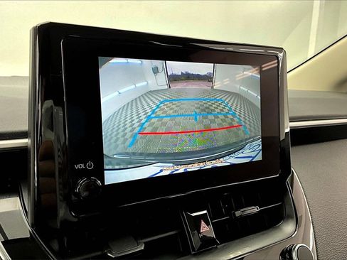 Used 2025 Toyota Corolla LE image 21