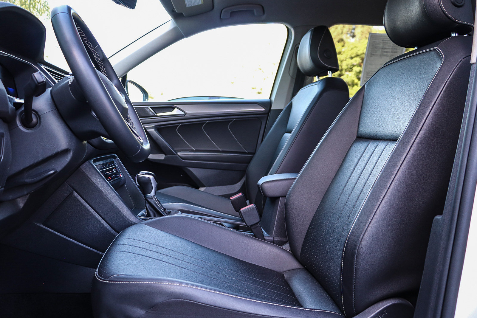 Used 2023 Volkswagen Tiguan SE FWD image 18