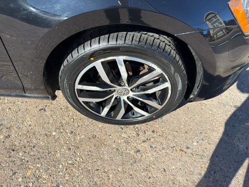 Used 2016 Volkswagen Golf SE image 27