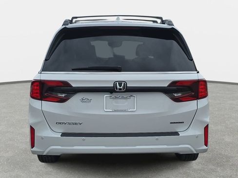 Used 2025 Honda Odyssey Touring image 6