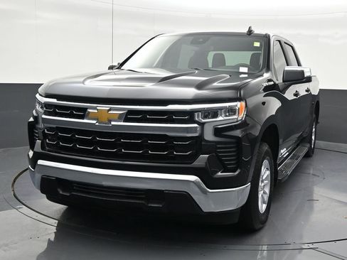 Used 2025 Chevrolet Silverado 1500 LT RWD image 9