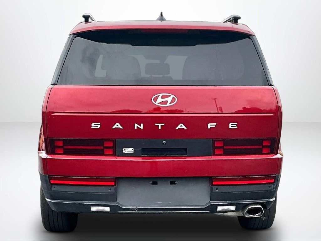 Used 2025 Hyundai Santa Fe SEL FWD image 4