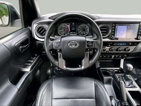 Used 2022 Toyota Tacoma TRD Sport w/ TRD Premium Sport Package AWD/4WD image 6
