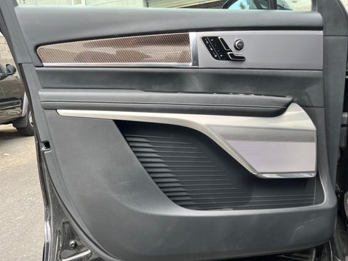 Used 2026 Cadillac Vistiq Luxury AWD/4WD image 9