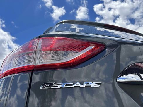 Used 2015 Ford Escape Titanium w/ Equipment Group 301A FWD image 8