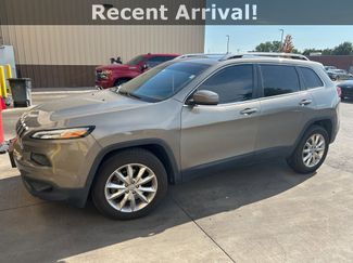 Used 2016 Jeep Cherokee Limited image 1