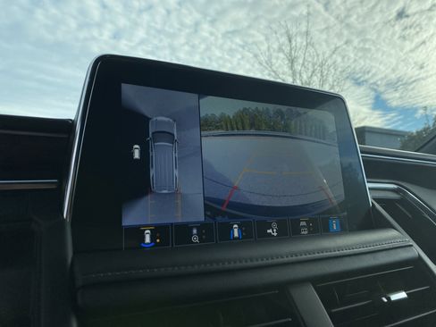 Used 2021 Chevrolet Tahoe Z71 w/ Z71 Signature Package image 30