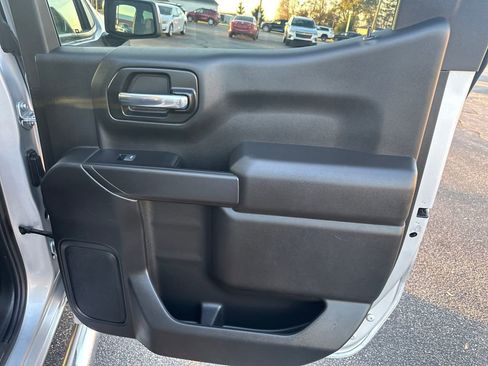 Used 2022 Chevrolet Silverado 1500 LT image 35