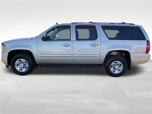 Used 2013 Chevrolet Suburban 2500 LT image 2