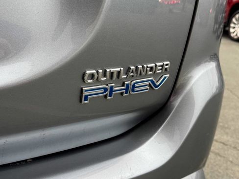 Used 2018 Mitsubishi Outlander GT AWD/4WD image 19