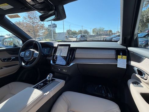 New 2026 Volvo XC90 B6 Plus w/ Protection Package Premier image 10