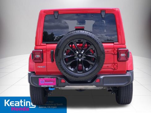 Used 2024 Jeep Wrangler Unlimited Sahara AWD/4WD image 7