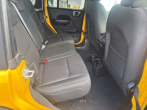 Used 2018 Jeep Wrangler Unlimited Sport S image 8