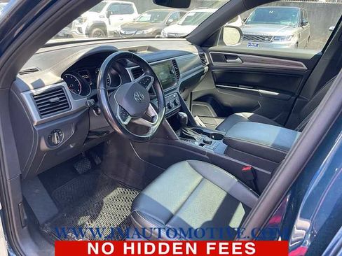 Used 2020 Volkswagen Atlas Cross Sport SE w/ Panoramic Sunroof Package AWD/4WD image 2