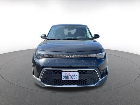 Used 2025 Kia Soul LX w/ LX Technology Package FWD image 2