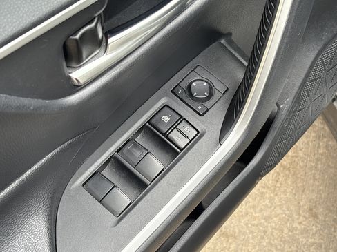 Used 2019 Toyota RAV4 XLE w/ Protection Package AWD/4WD image 14