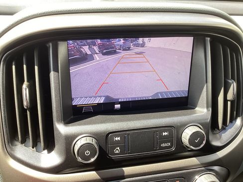 Used 2022 Chevrolet Colorado Z71 w/ Safety Package AWD/4WD image 28