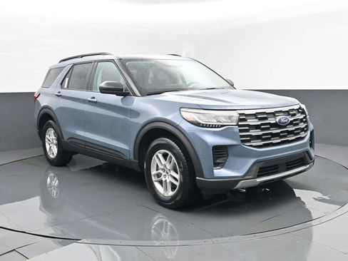 New 2026 Ford Explorer Active image 3