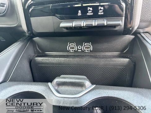 Used 2026 RAM 1500 Laramie AWD/4WD image 31