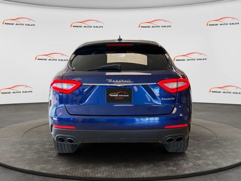 Used 2017 Maserati Levante AWD/4WD image 9