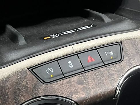 Used 2023 GMC Acadia Denali AWD/4WD image 28