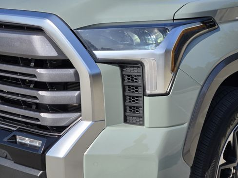 Used 2024 Toyota Tundra Limited w/ Power Package AWD/4WD image 28