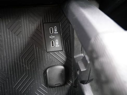 Used 2024 Toyota Tacoma SR5 AWD/4WD image 25