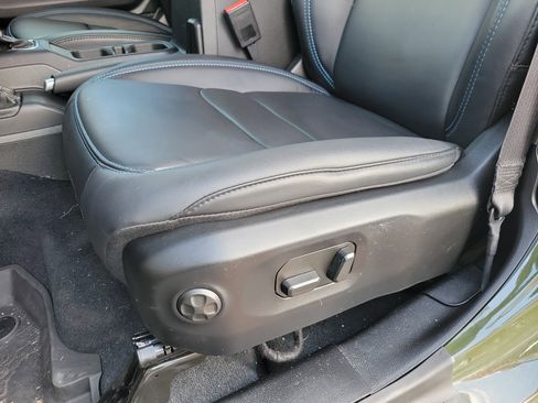 Used 2024 Jeep Wrangler Unlimited Rubicon 4xe image 4