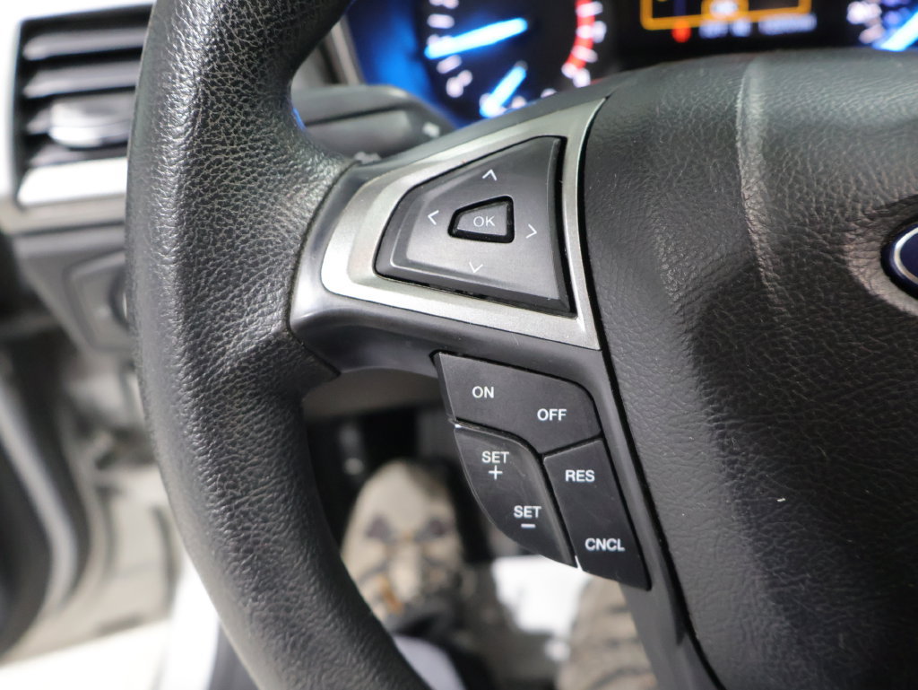 Used 2017 Ford Fusion SE FWD image 31