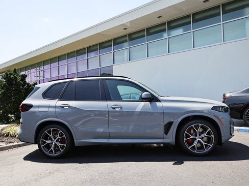 New 2026 BMW X5 xDrive50e w/ M Sport Package AWD/4WD image 4